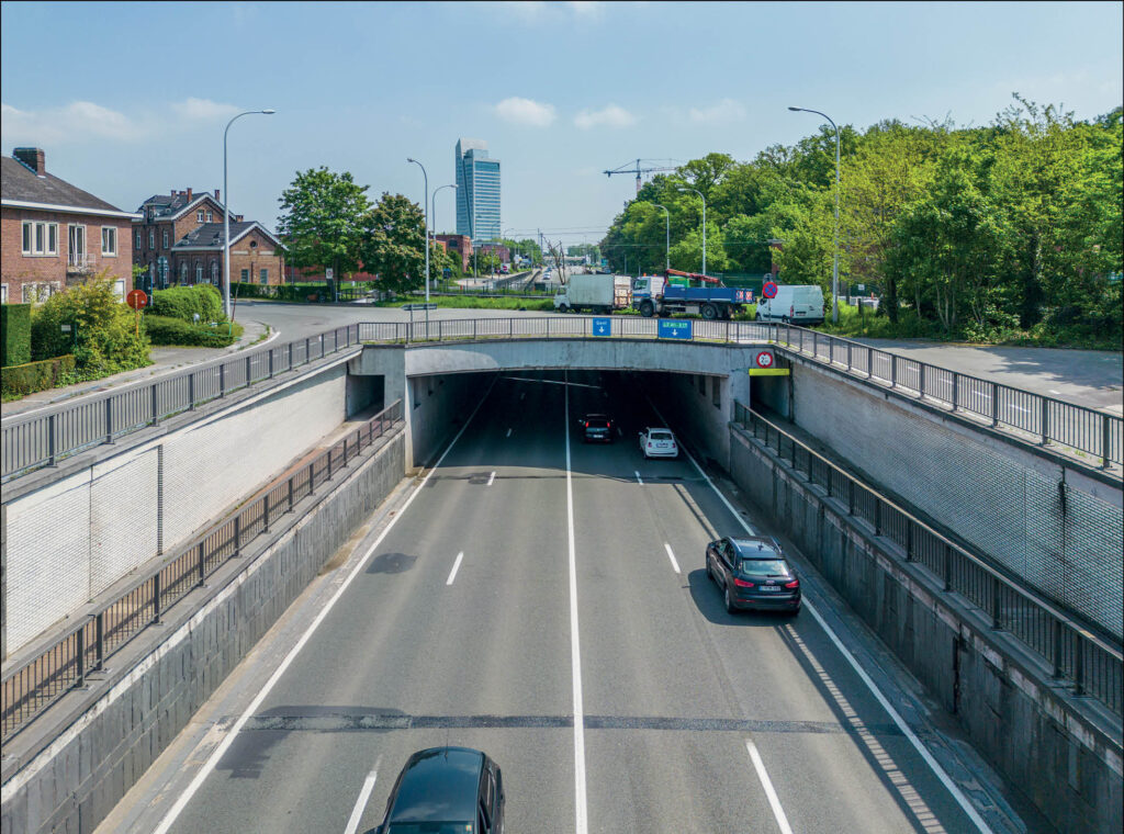 Vlotte doorgang onder de spoorweg bij de Kortrijksesteenweg